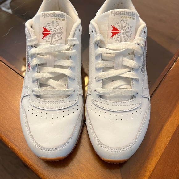 Reebok Women’s Classic Leather Shoes - Size 6 - Picture 4 of 5